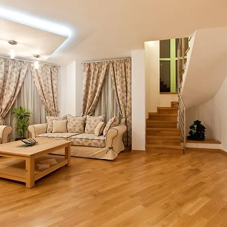 Earth & People & - Free Parking & Swimming Pool 4* סופיה